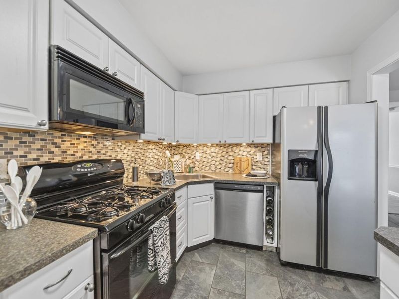 660 Dlyn Street, Columbus, OH 43228 Photo 24