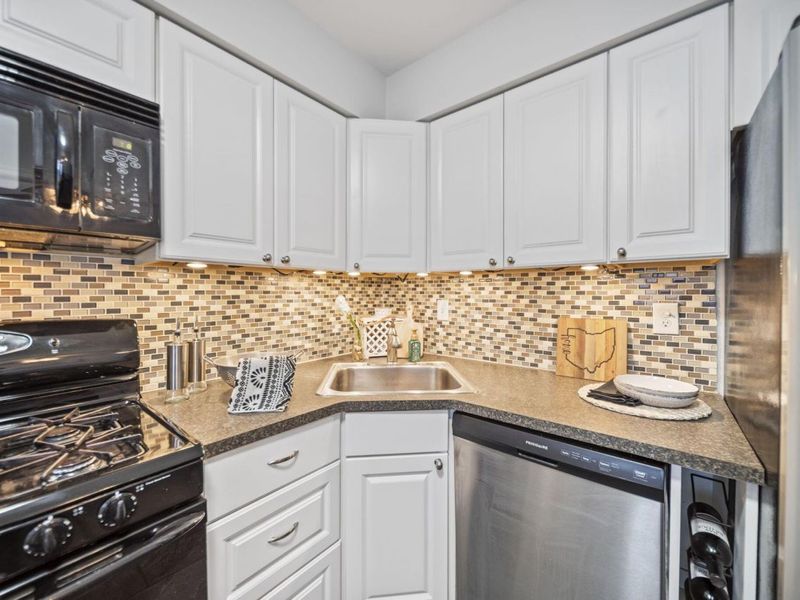 660 Dlyn Street, Columbus, OH 43228 Photo 26