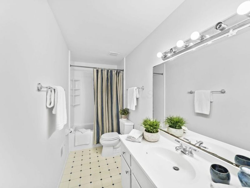 660 Dlyn Street, Columbus, OH 43228 Photo 33