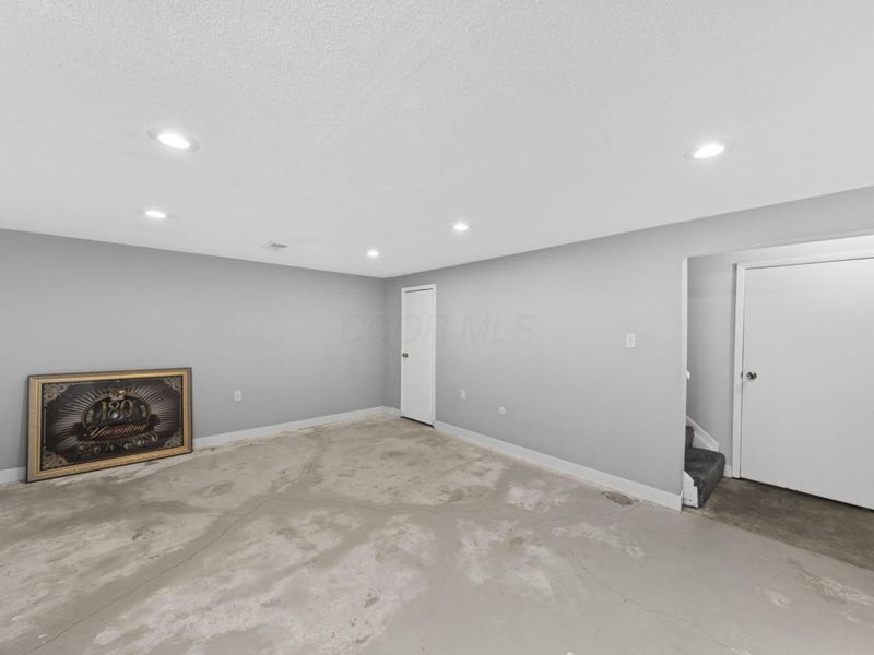 660 Dlyn Street, Columbus, OH 43228 Photo 41