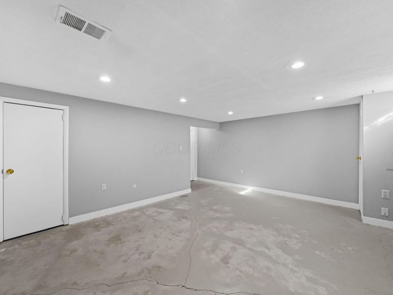 660 Dlyn Street, Columbus, OH 43228 Photo 42