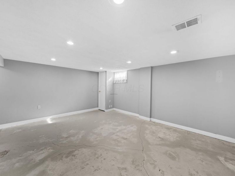 660 Dlyn Street, Columbus, OH 43228 Photo 43