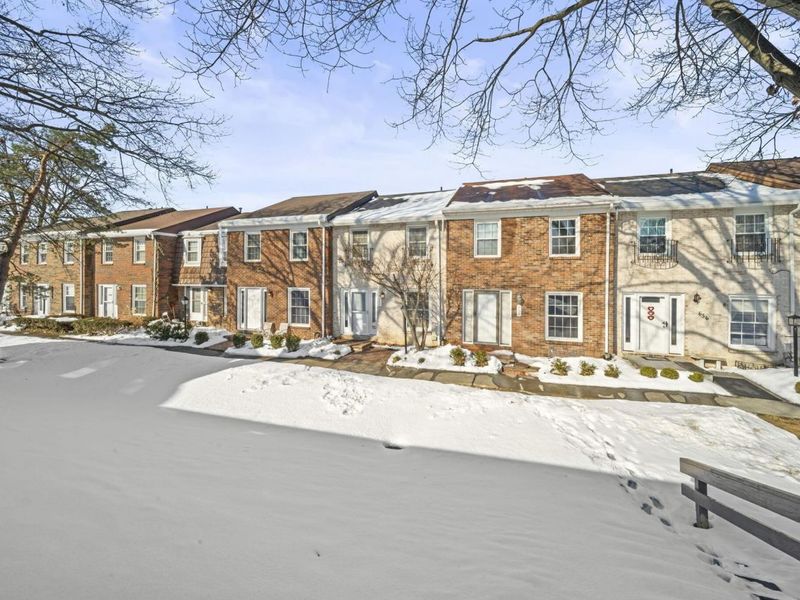 660 Dlyn Street, Columbus, OH 43228 Photo 6