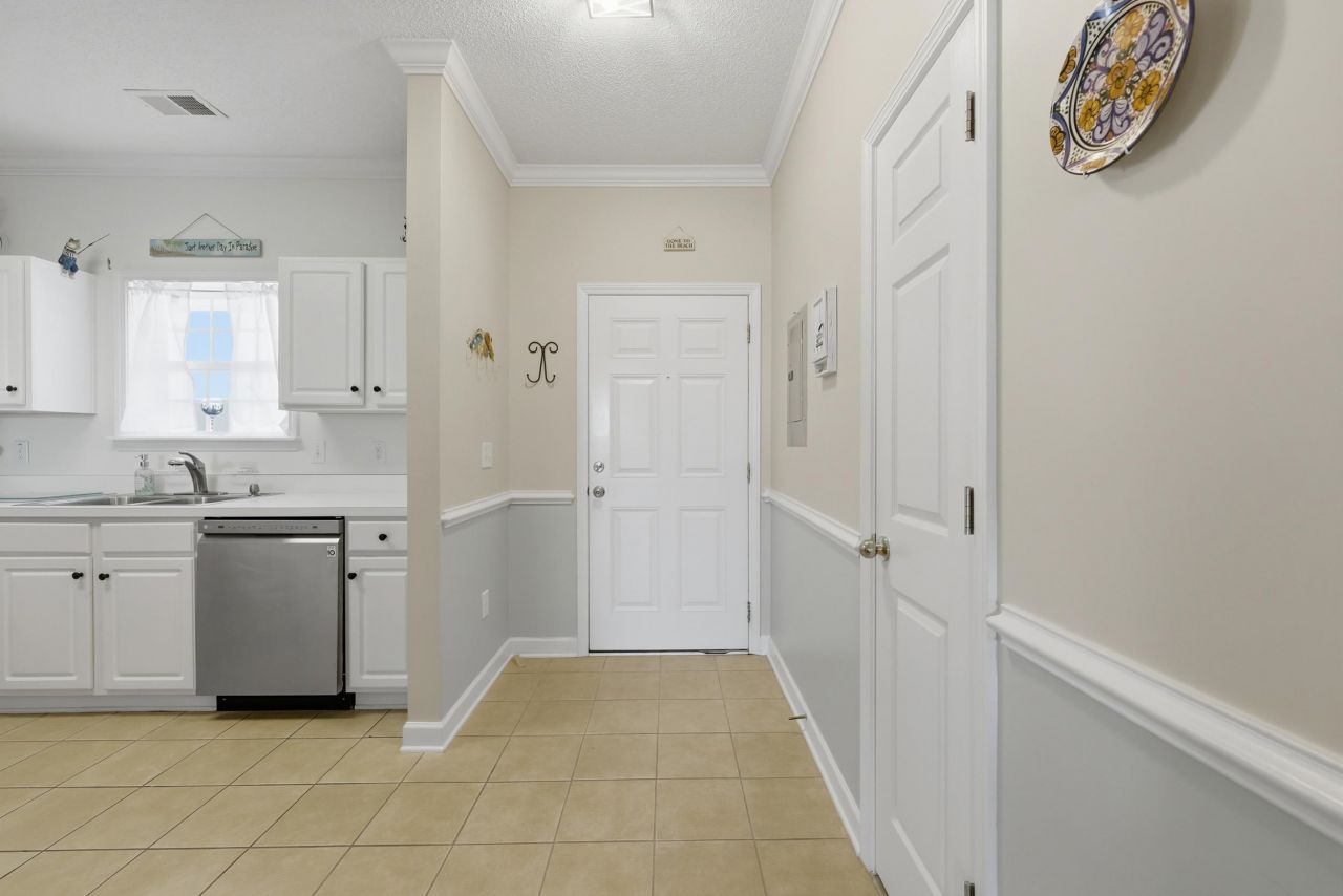 6203 Catalina Dr. Photo 10