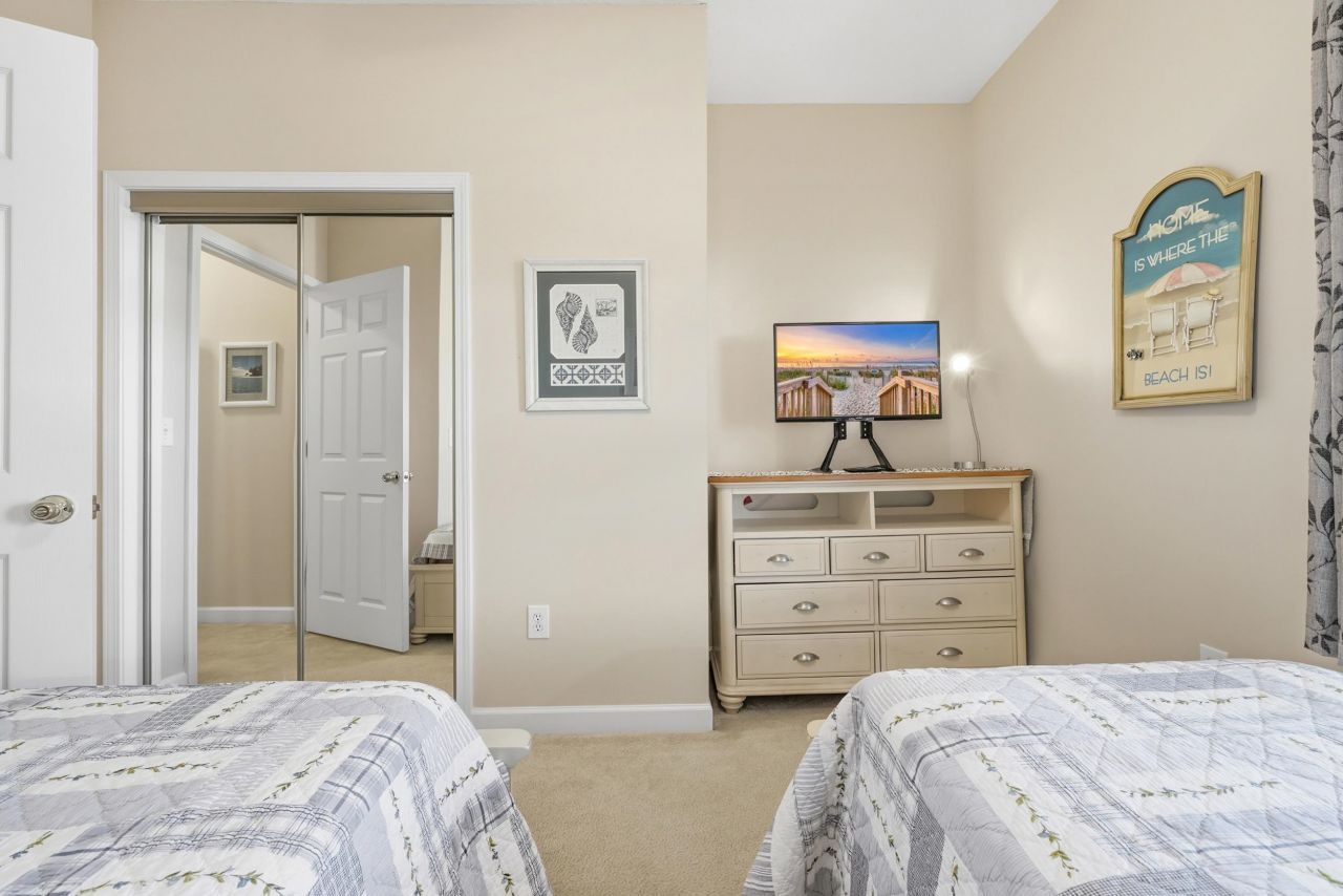 6203 Catalina Dr. Photo 22