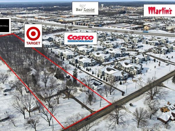 6005 N Fir Road, Granger, IN 46530