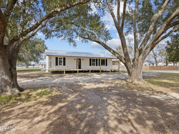 304 Investment Drive, Youngsville, LA 70592