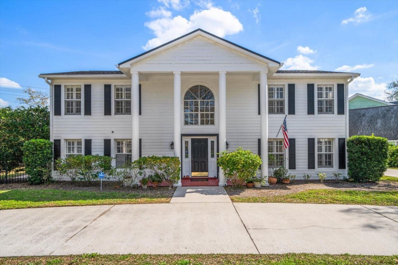 2102 S Fore Circle, Tampa, FL 33612 Main Photo