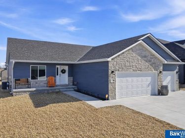 1116 Kantor Lane, Hickman, NE 68372