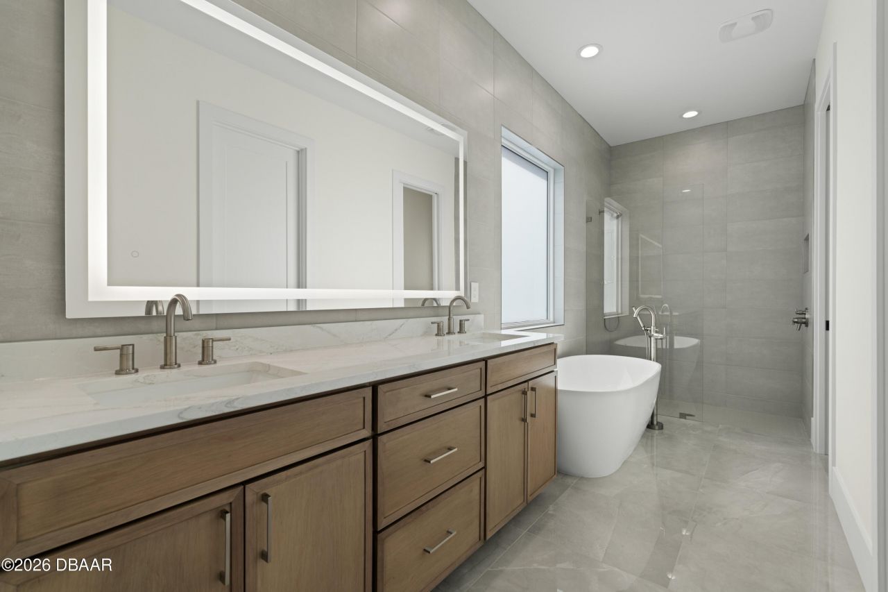 427 Columbus Avenue, New Smyrna Beach, FL 32169 Photo