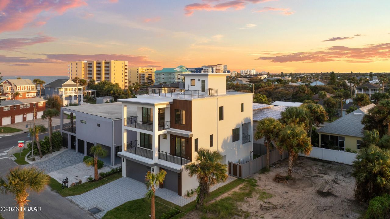 427 Columbus Avenue, New Smyrna Beach, FL 32169 Photo