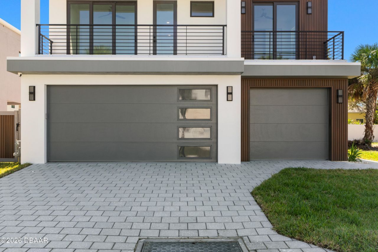 427 Columbus Avenue, New Smyrna Beach, FL 32169 Photo