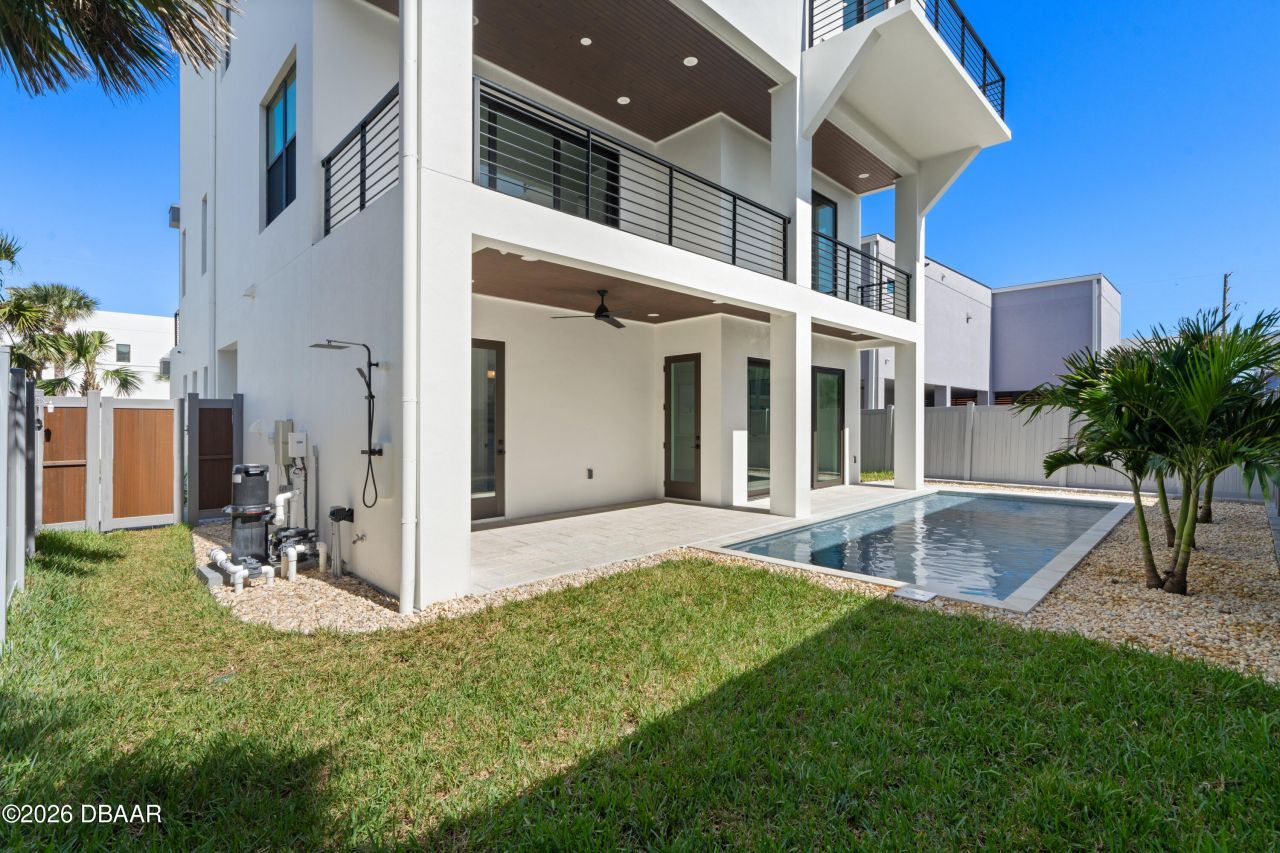 427 Columbus Avenue, New Smyrna Beach, FL 32169 Photo