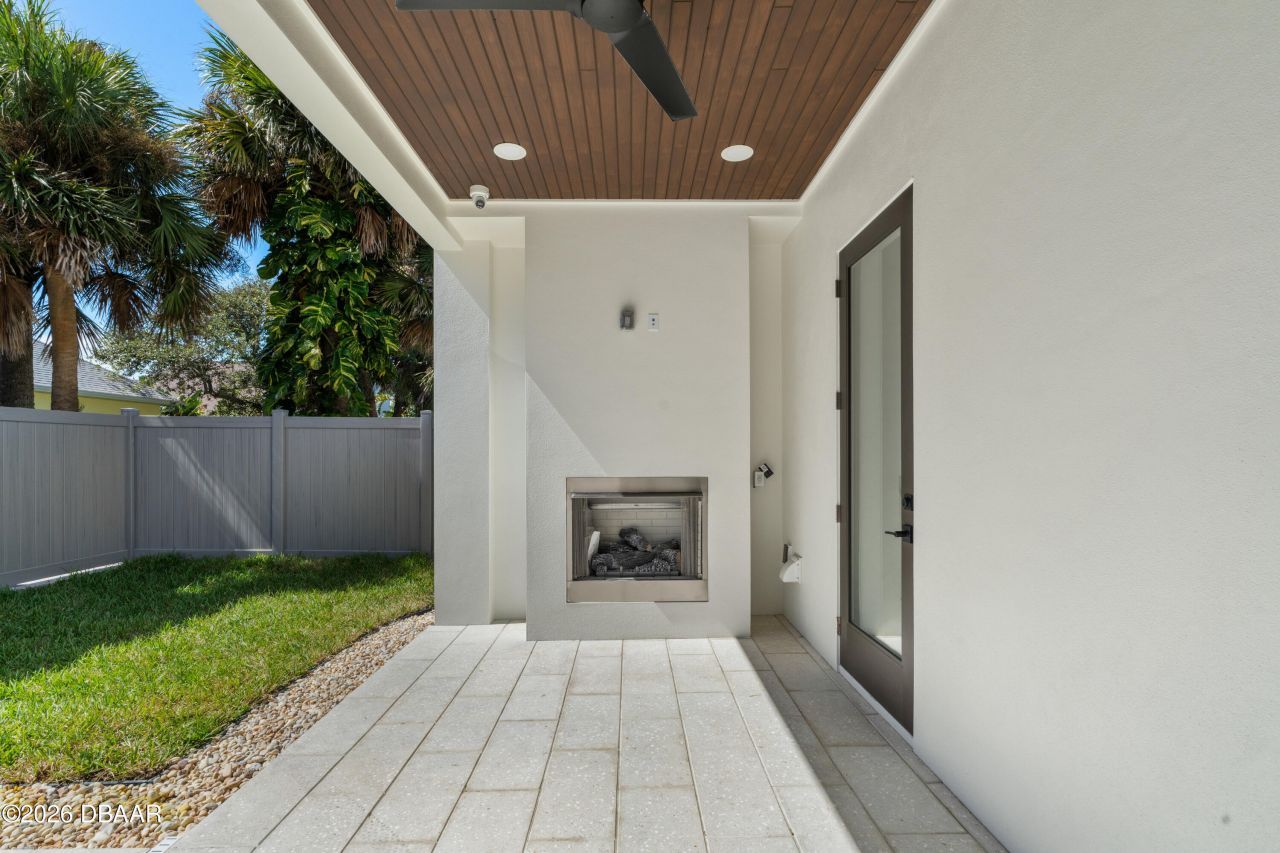 427 Columbus Avenue, New Smyrna Beach, FL 32169 Photo