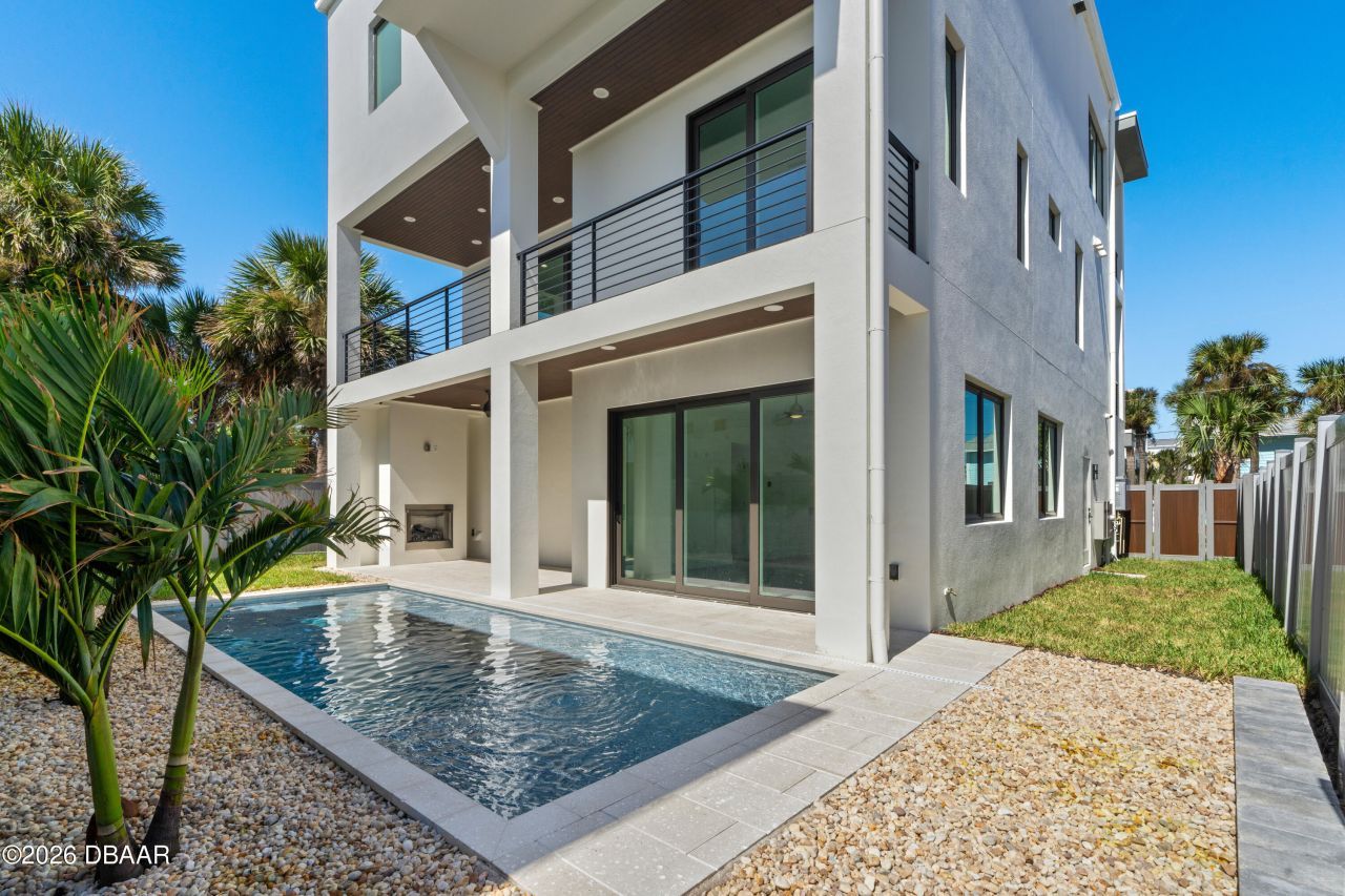 427 Columbus Avenue, New Smyrna Beach, FL 32169 Photo