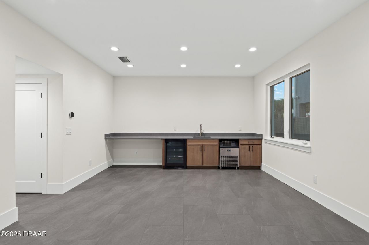 427 Columbus Avenue, New Smyrna Beach, FL 32169 Photo