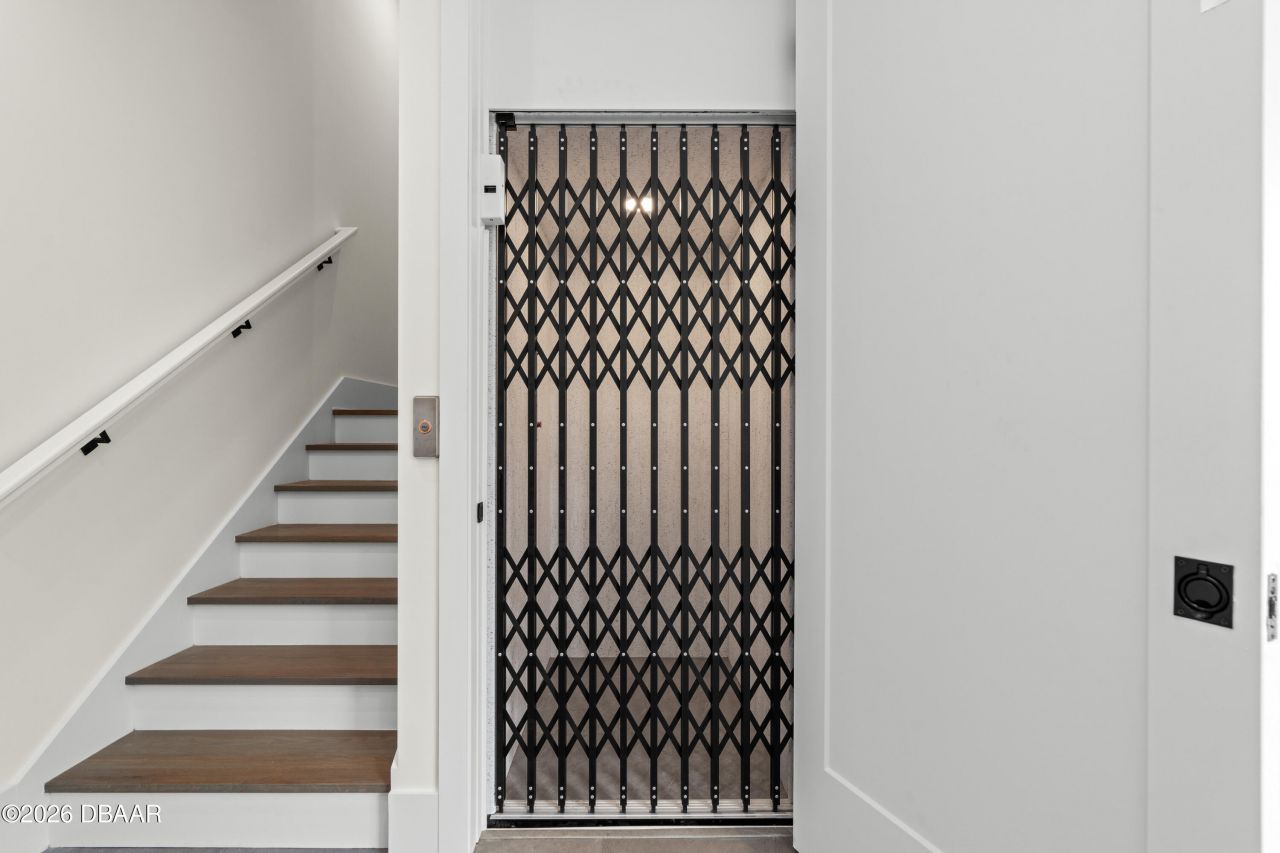 427 Columbus Avenue, New Smyrna Beach, FL 32169 Photo