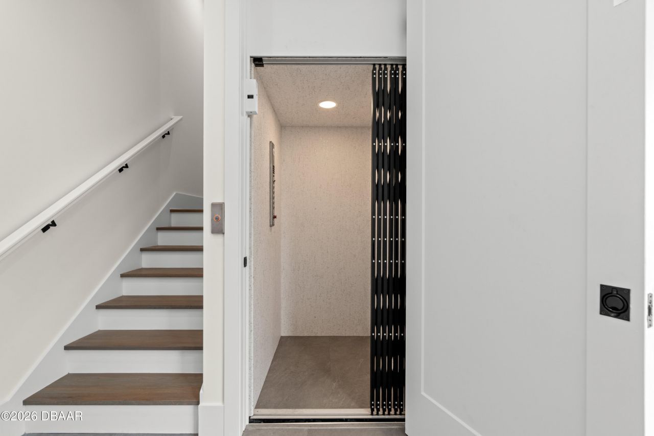 427 Columbus Avenue, New Smyrna Beach, FL 32169 Photo