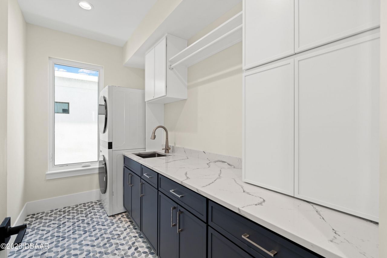 427 Columbus Avenue, New Smyrna Beach, FL 32169 Photo