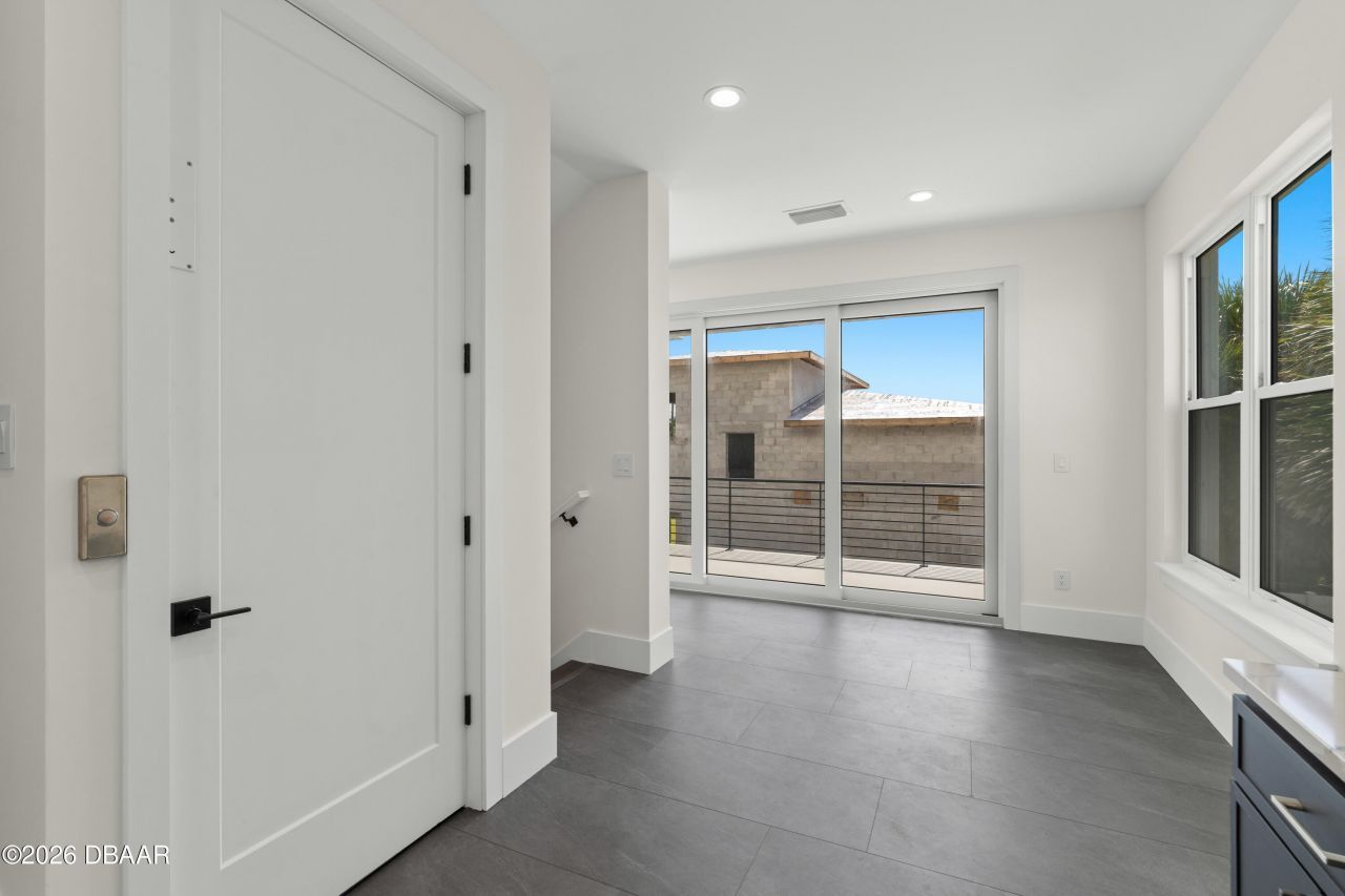 427 Columbus Avenue, New Smyrna Beach, FL 32169 Photo