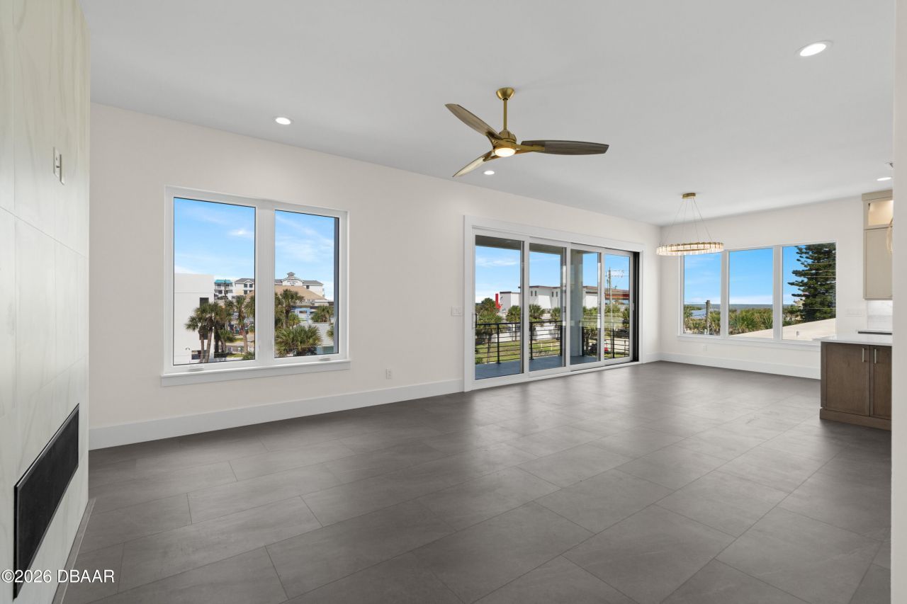 427 Columbus Avenue, New Smyrna Beach, FL 32169 Photo