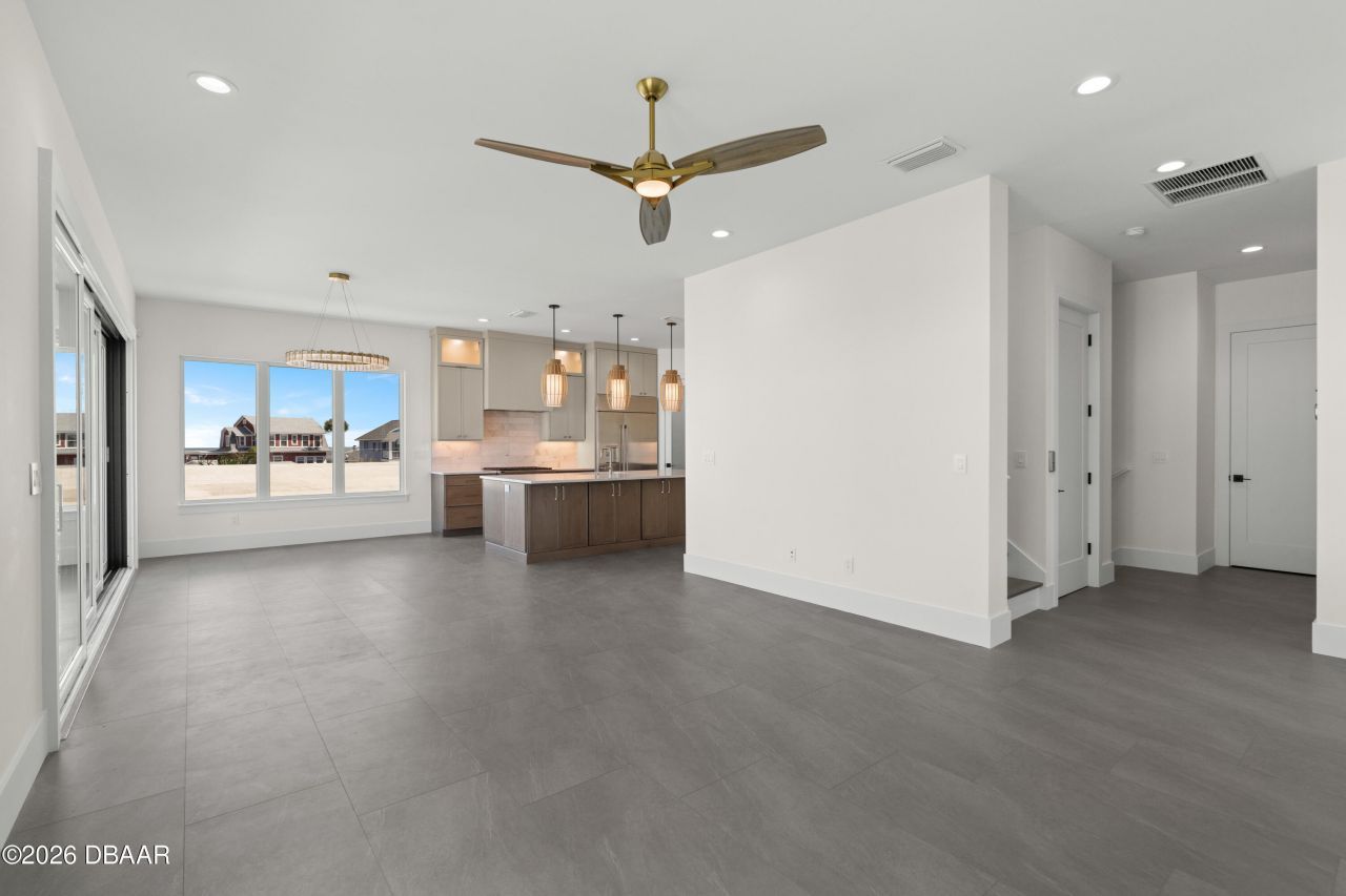 427 Columbus Avenue, New Smyrna Beach, FL 32169 Photo