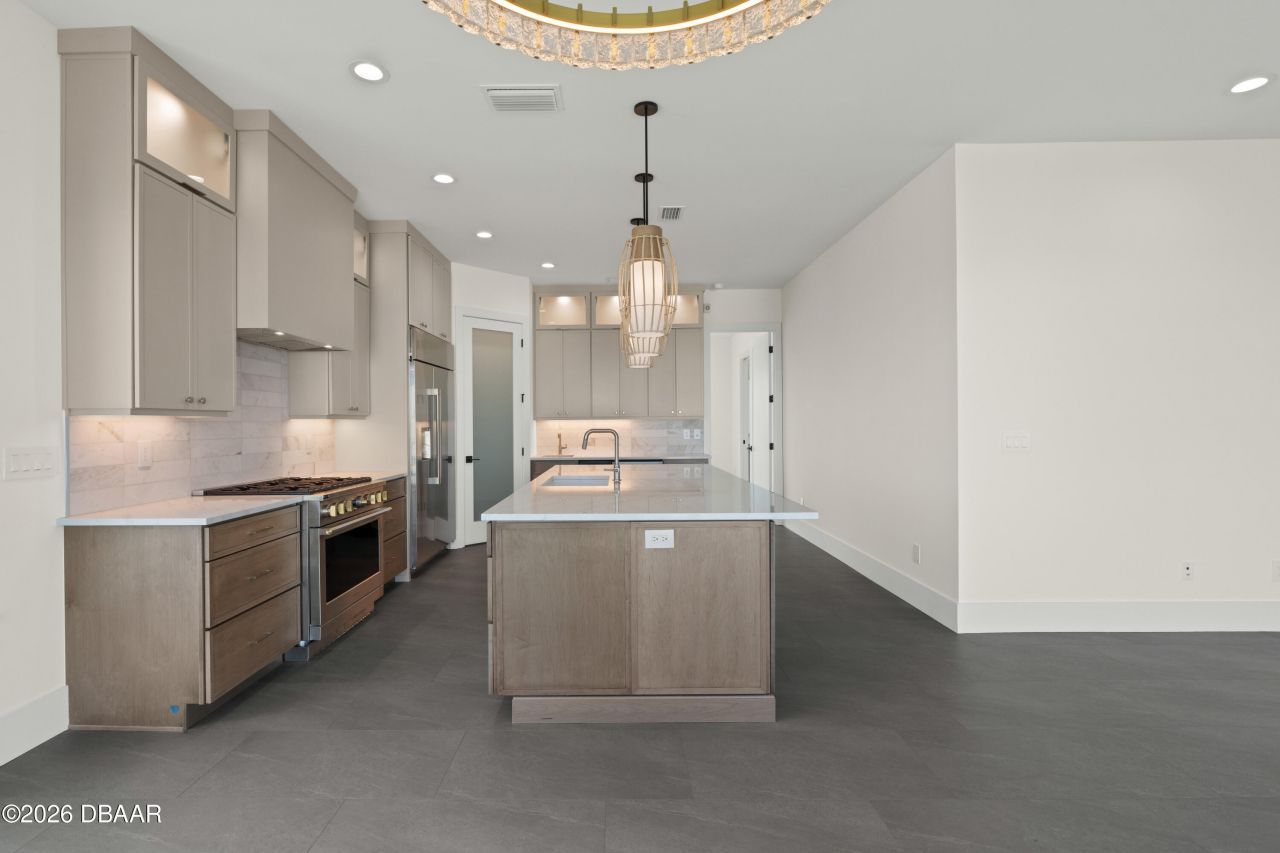 427 Columbus Avenue, New Smyrna Beach, FL 32169 Photo