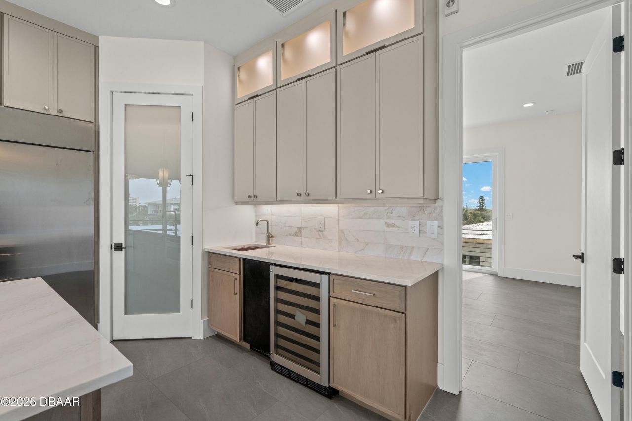 427 Columbus Avenue, New Smyrna Beach, FL 32169 Photo