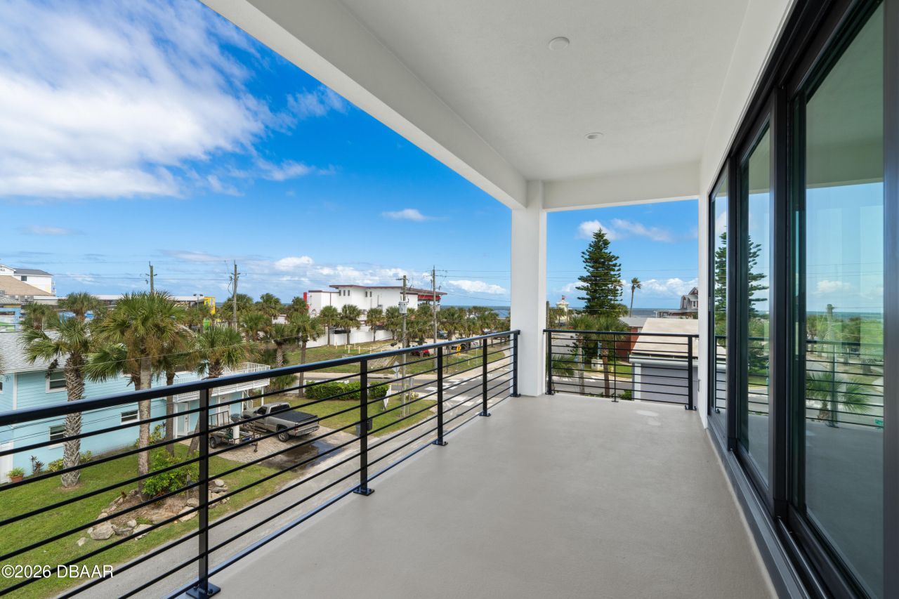 427 Columbus Avenue, New Smyrna Beach, FL 32169 Photo