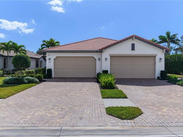 1574 Oceania DR S, NAPLES, FL 34113