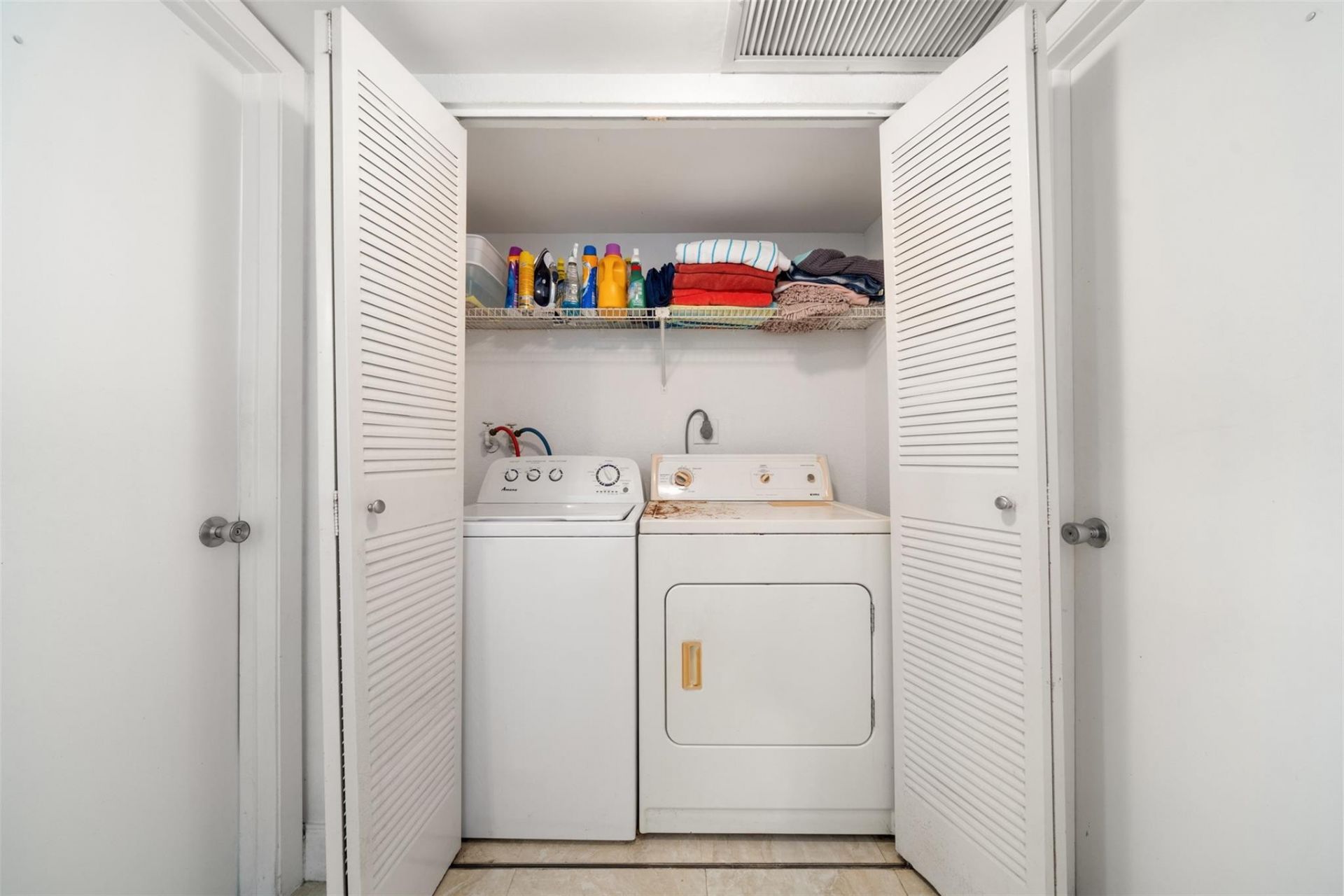 8225 Lake Drive, Unit 205, Doral, FL 33166 Photo