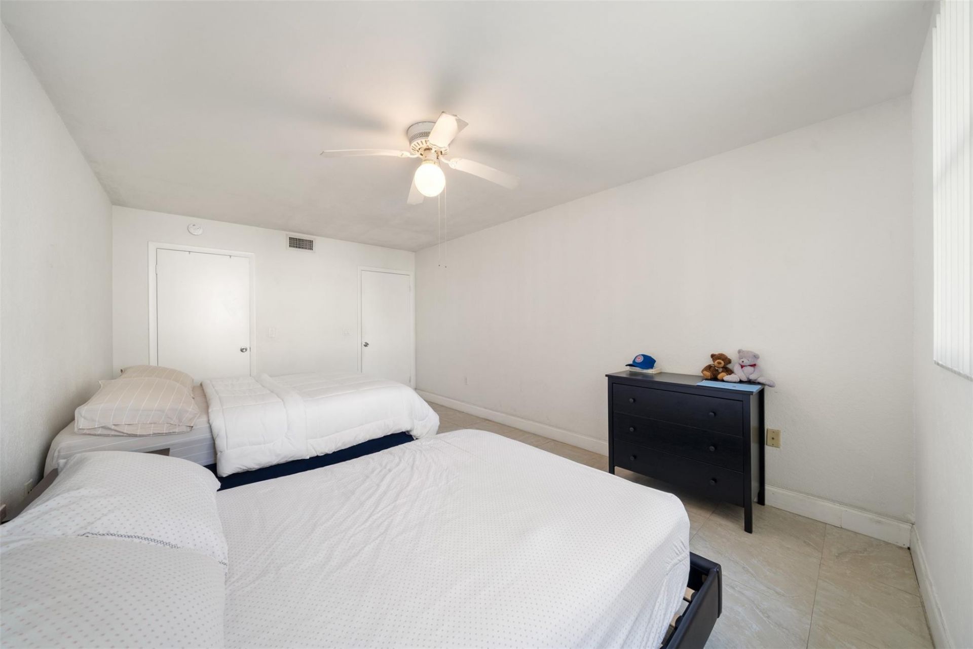 8225 Lake Drive, Unit 205, Doral, FL 33166 Photo