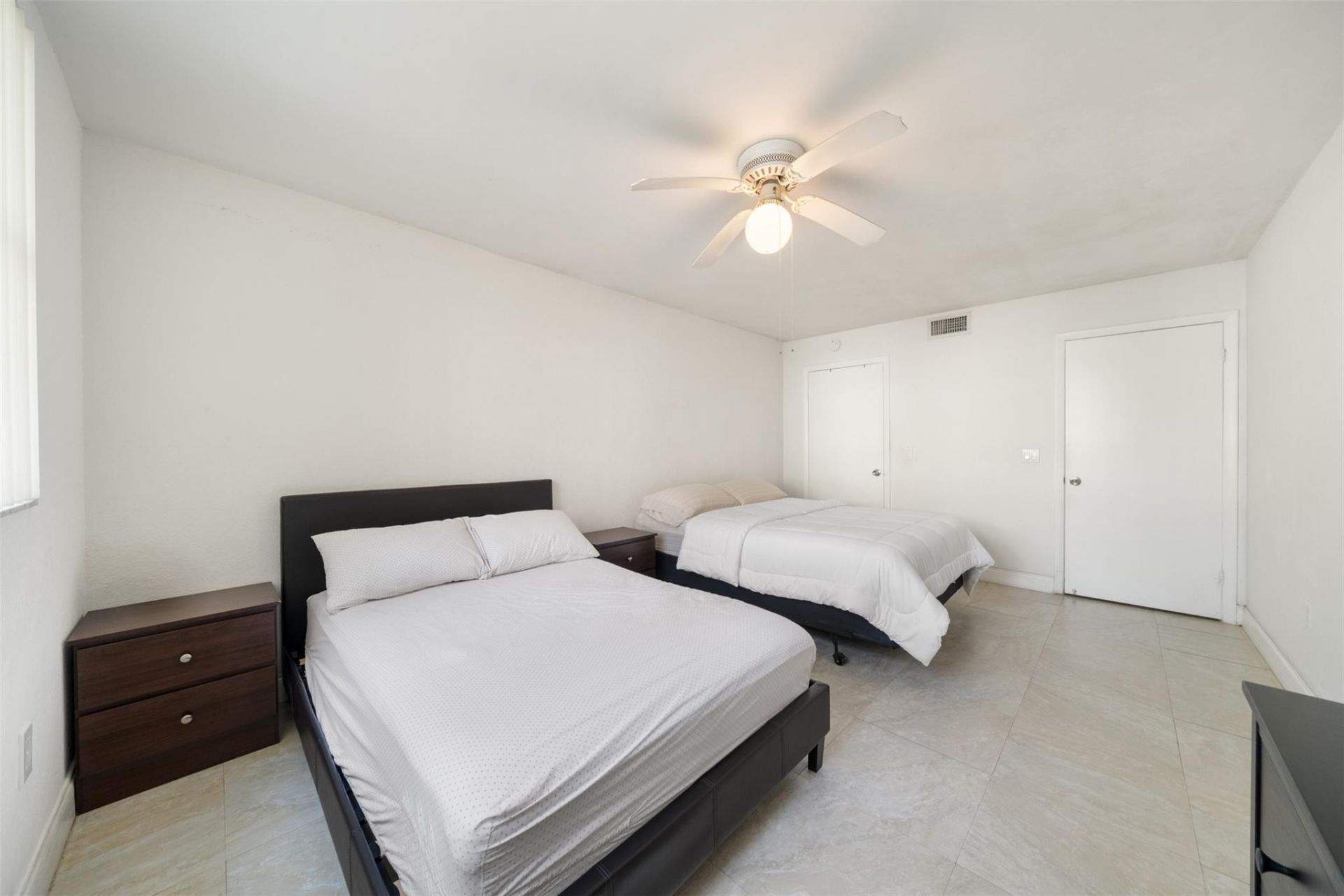 8225 Lake Drive, Unit 205, Doral, FL 33166 Photo