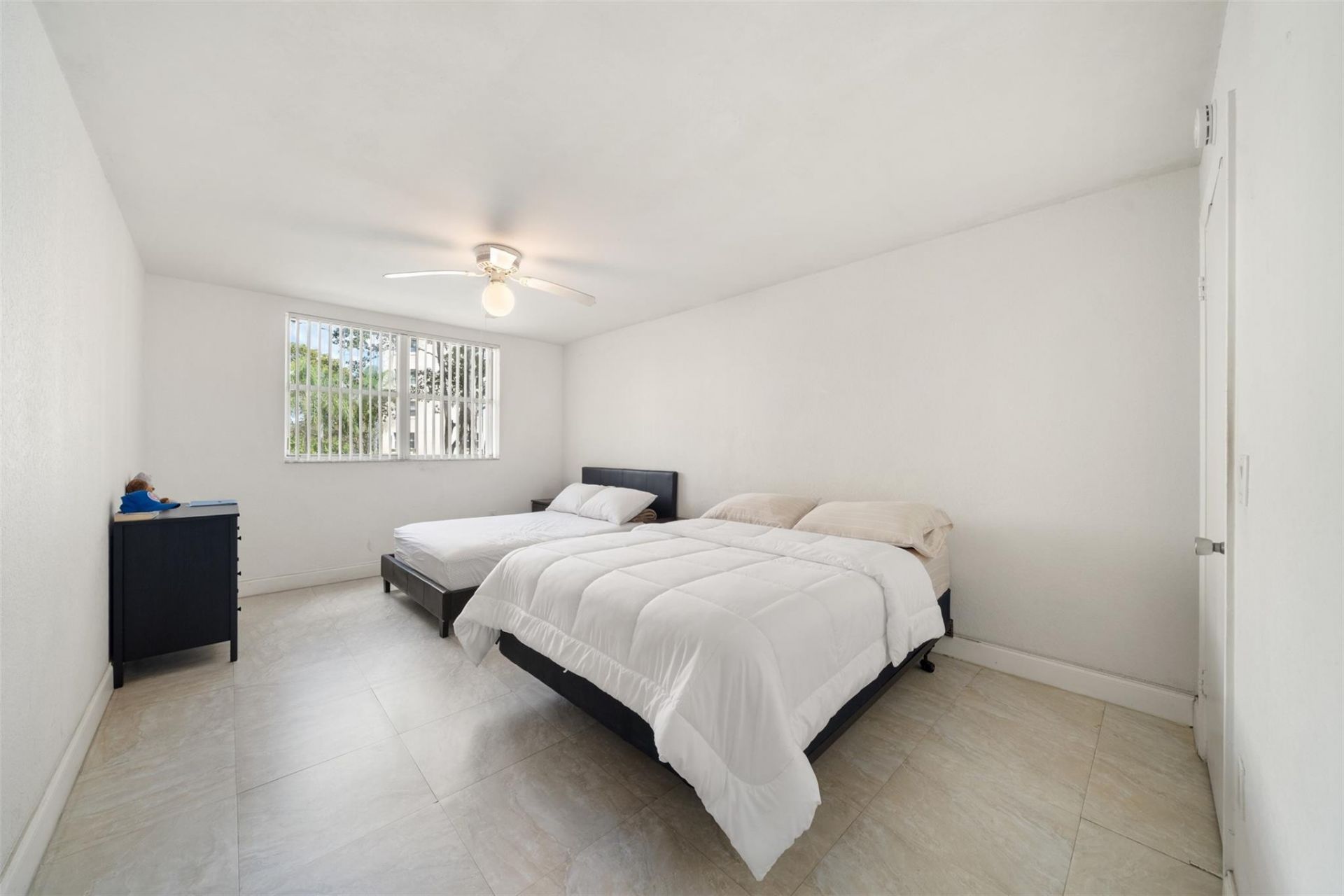 8225 Lake Drive, Unit 205, Doral, FL 33166 Photo