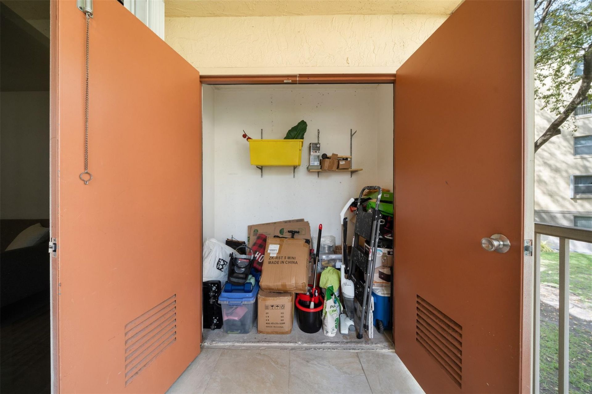 8225 Lake Drive, Unit 205, Doral, FL 33166 Photo