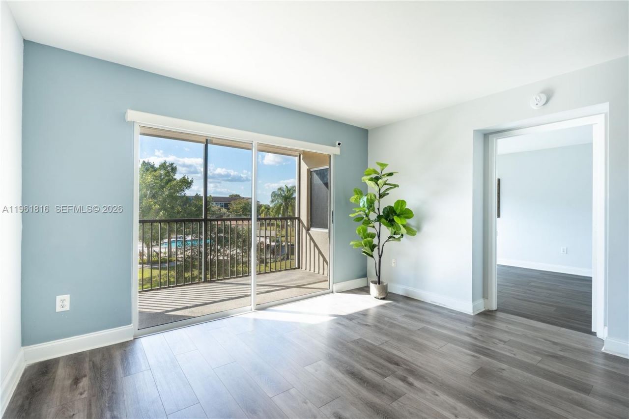 1600 SW 127th Way, Unit 305C, Pembroke Pines, FL 33027 Photo