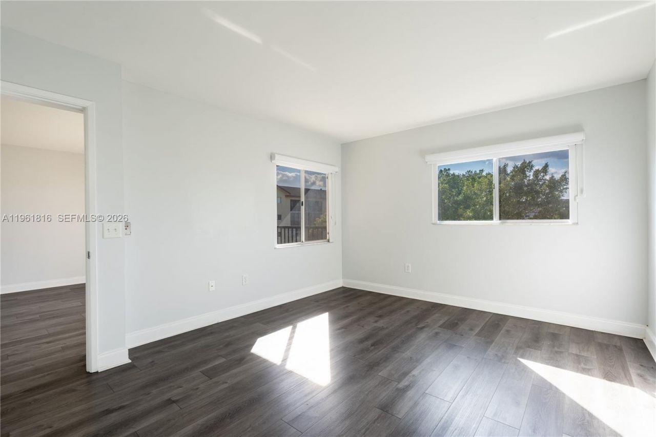 1600 SW 127th Way, Unit 305C, Pembroke Pines, FL 33027 Photo