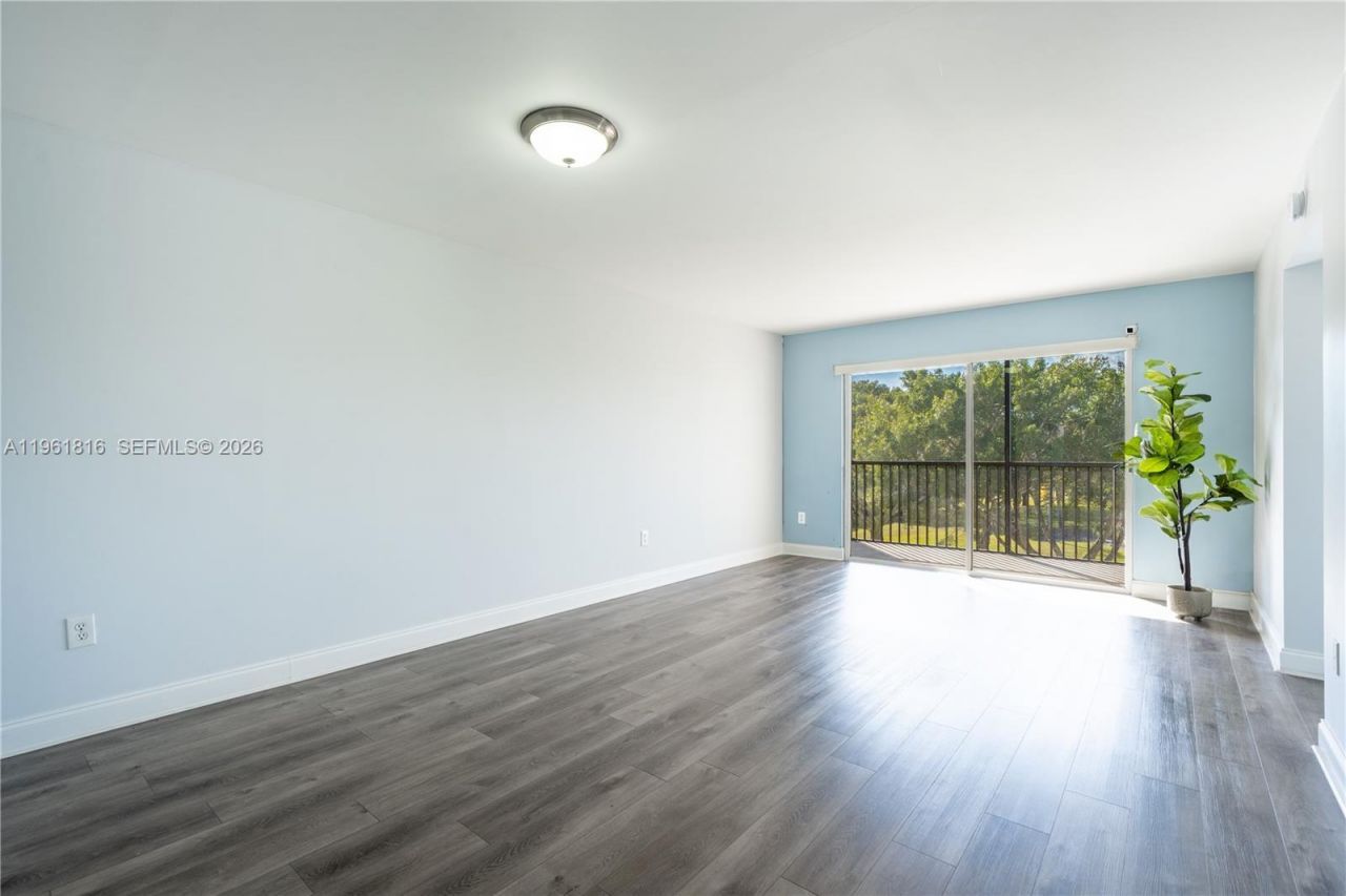 1600 SW 127th Way, Unit 305C, Pembroke Pines, FL 33027 Photo