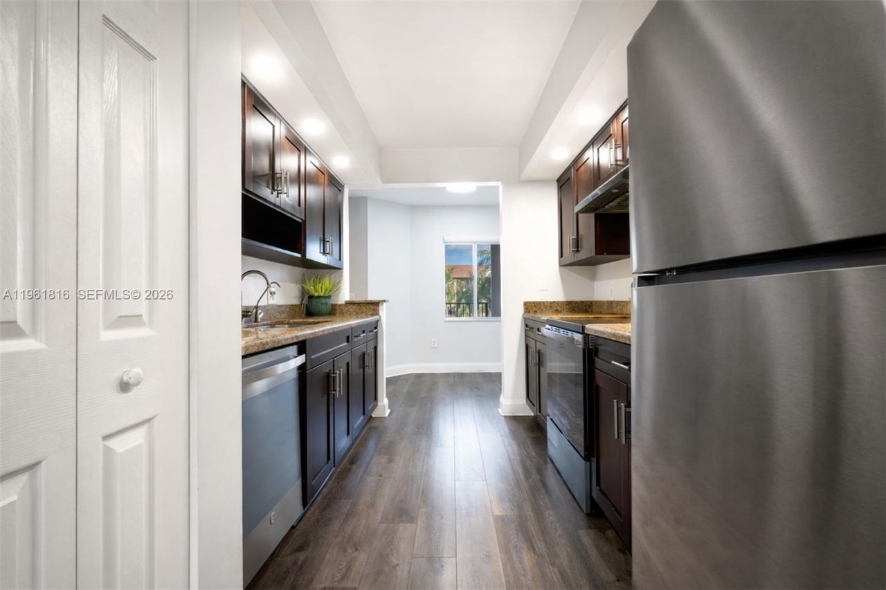 1600 SW 127th Way, Unit 305C, Pembroke Pines, FL 33027 Photo