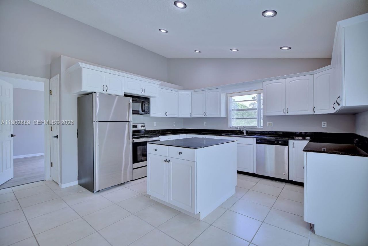 2551 N Avon Blvd, Avon Park, FL 33825 Photo