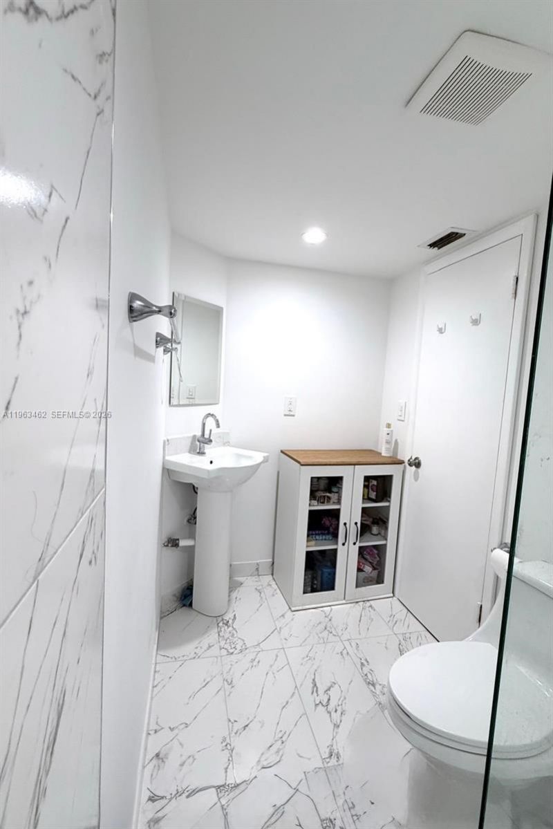 1501 NE 191st St , Unit C114, Miami, FL 33179 Photo