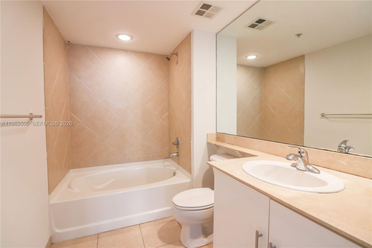 335 S Biscayne Blvd, Unit 2708, Miami, FL 33131 Photo