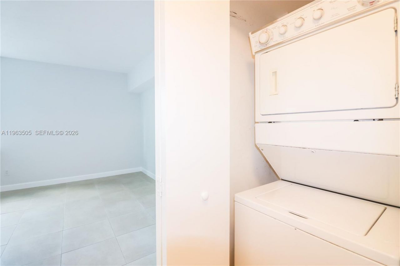 335 S Biscayne Blvd, Unit 2708, Miami, FL 33131 Photo