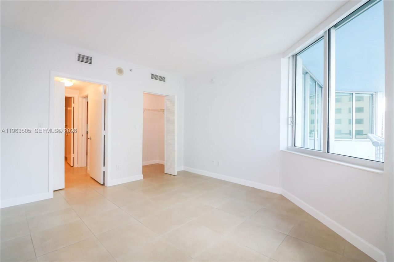 335 S Biscayne Blvd, Unit 2708, Miami, FL 33131 Photo