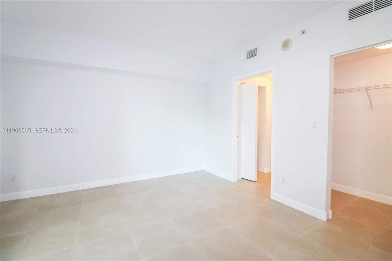 335 S Biscayne Blvd, Unit 2708, Miami, FL 33131 Photo