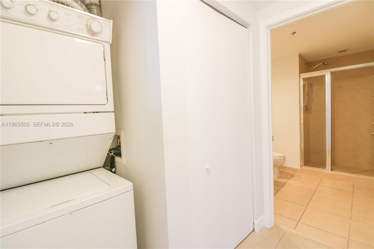 335 S Biscayne Blvd, Unit 2708, Miami, FL 33131 Photo