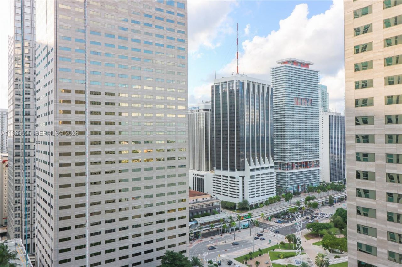 335 S Biscayne Blvd, Unit 2708, Miami, FL 33131 Photo