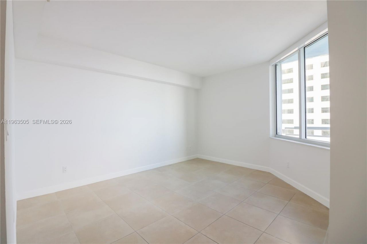 335 S Biscayne Blvd, Unit 2708, Miami, FL 33131 Photo