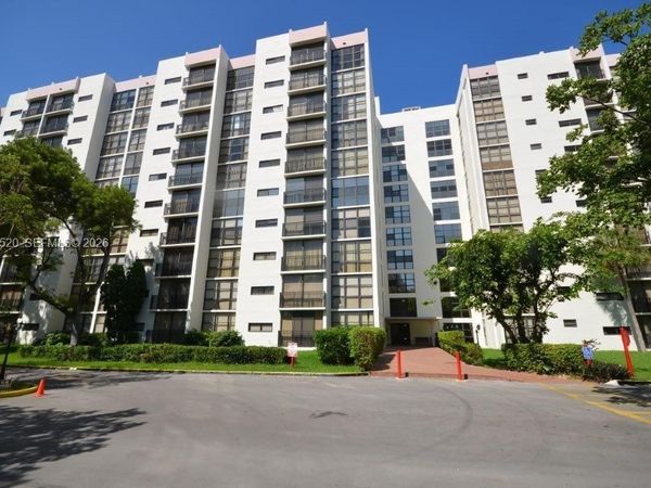 17021 N Bay Rd, Unit 316, Sunny Isles Beach, FL 33160