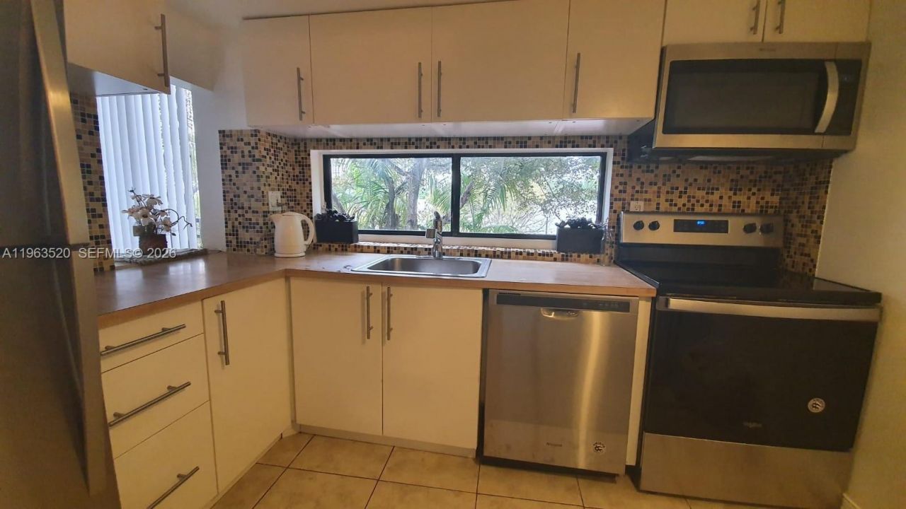17021 N Bay Rd, Unit 316, Sunny Isles Beach, FL 33160 Photo